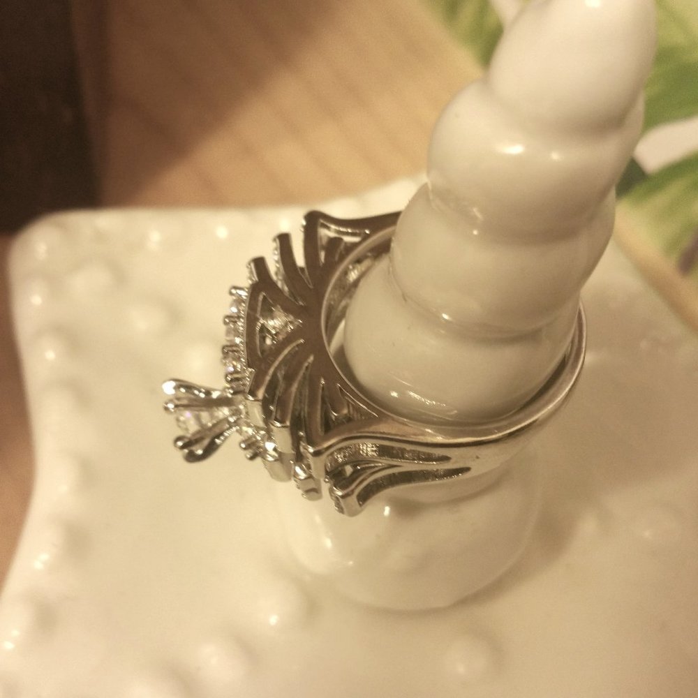 WHITE TOPAZ 2 PIECE RING SET SIZE 7 3/4 - Picture 7 of 15